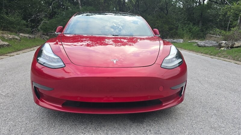 Tesla Model 3 Vehicle Image 8