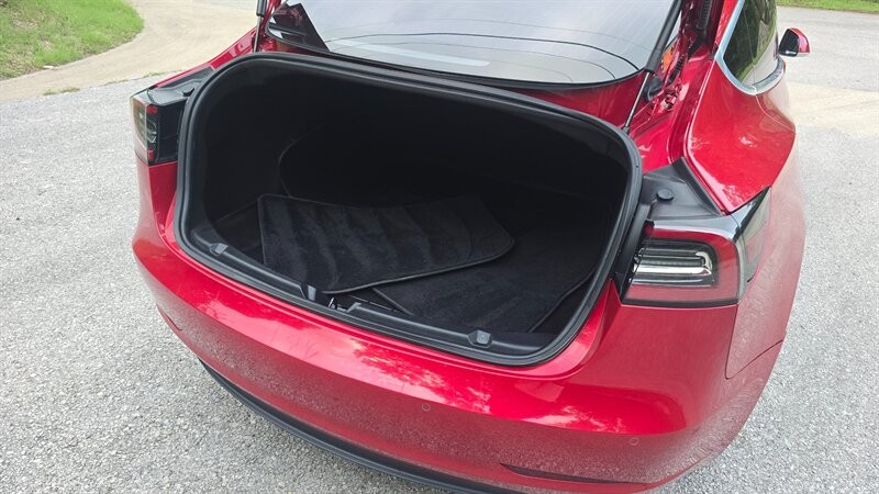 Tesla Model 3 Vehicle Image 9