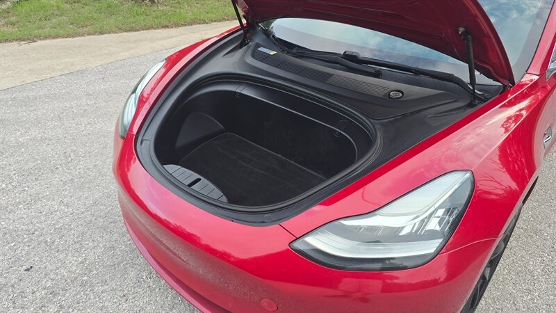 Tesla Model 3 Vehicle Image 10