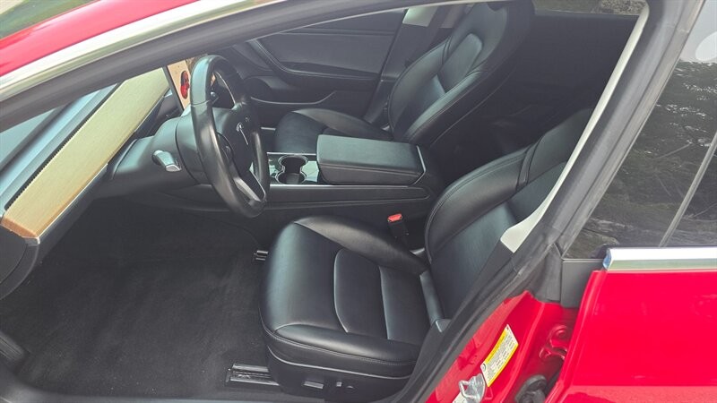 Tesla Model 3 Vehicle Image 11