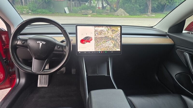 Tesla Model 3 Vehicle Image 13