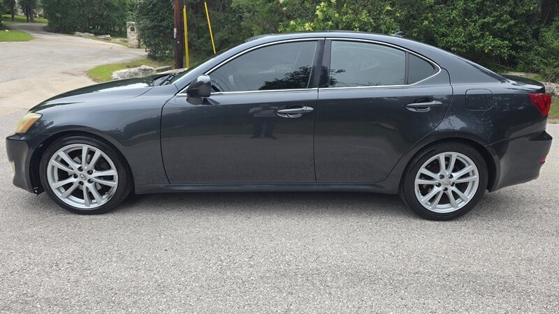 Lexus IS 250 Vehicle Image 3