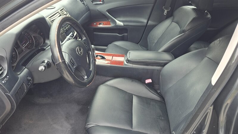 Lexus IS 250 Vehicle Image 10
