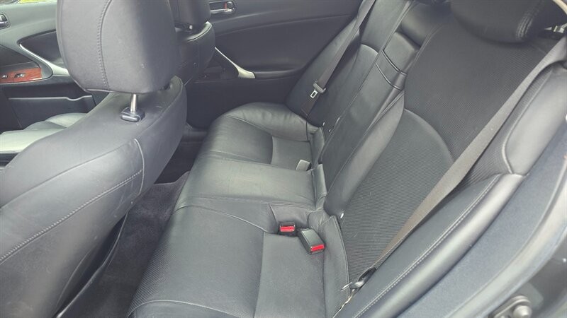 Lexus IS 250 Vehicle Image 11