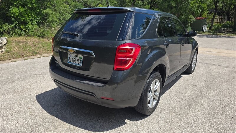 Chevrolet Equinox LS Vehicle Image 5