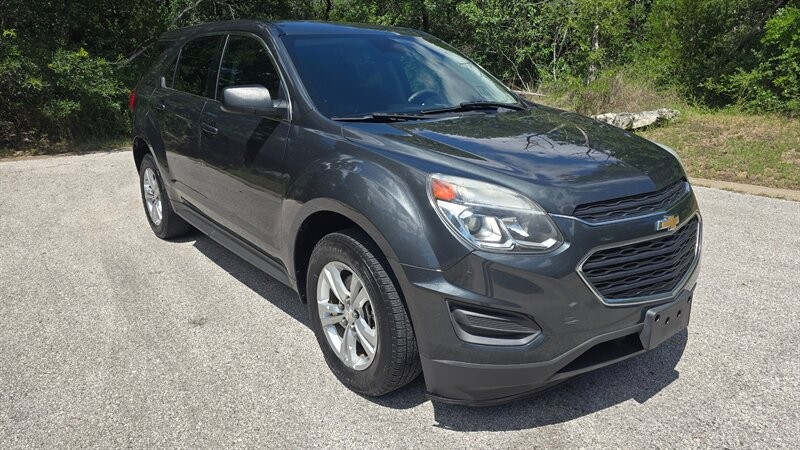 Chevrolet Equinox LS Vehicle Image 7