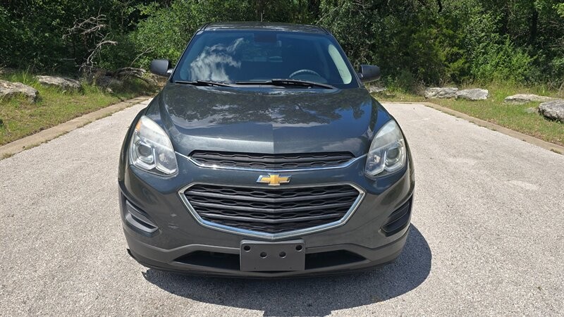 Chevrolet Equinox LS Vehicle Image 8