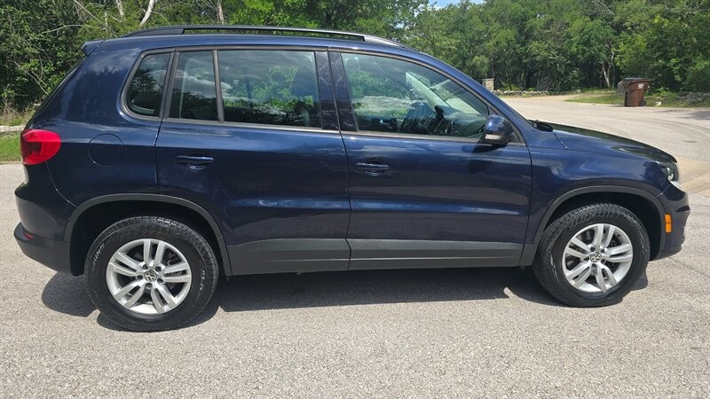 Volkswagen Tiguan Vehicle Image 6