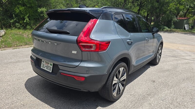 Volvo XC40 Recharge Pure Electric Vehicle Image 5