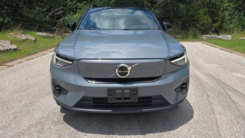 Volvo XC40 Recharge Pure Electric Vehicle Image 8
