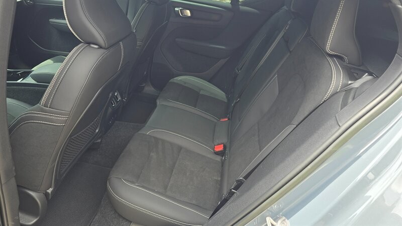 Volvo XC40 Recharge Pure Electric Vehicle Image 10