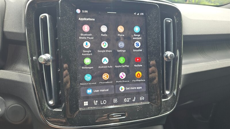 Volvo XC40 Recharge Pure Electric Vehicle Image 14