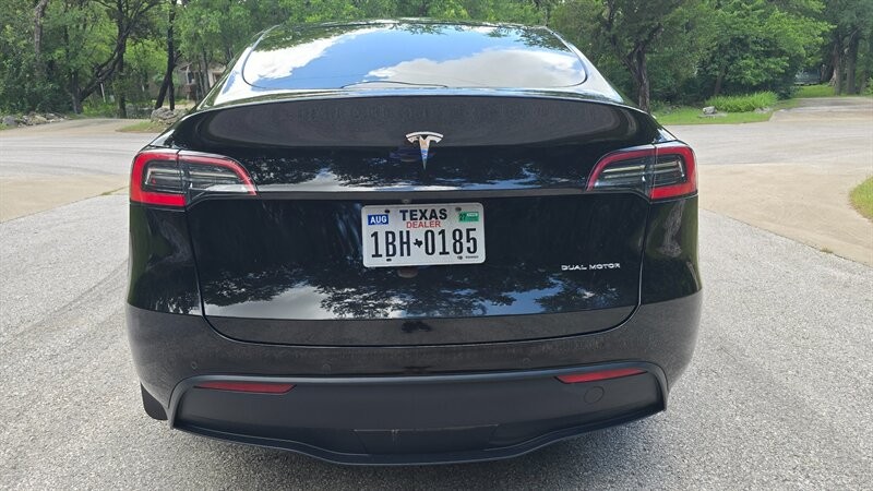 Tesla Model Y Vehicle Image 4