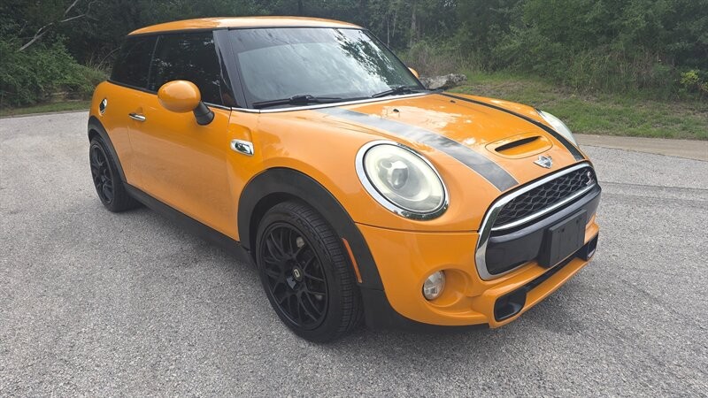 MINI Cooper Hardtop Vehicle Image 7