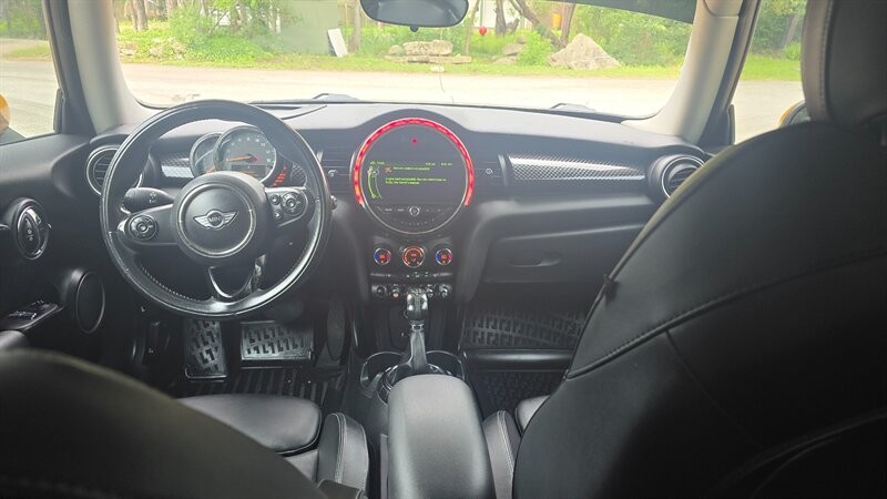MINI Cooper Hardtop Vehicle Image 10