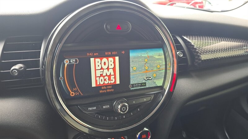 MINI Cooper Hardtop Vehicle Image 14