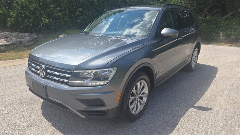 Platinum Gray Metallic 2018 Volkswagen Tiguan SUV / Crossover Front-Wheel Drive Automatic
