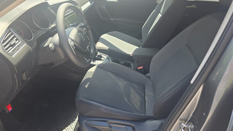 Volkswagen Tiguan Vehicle Image 9