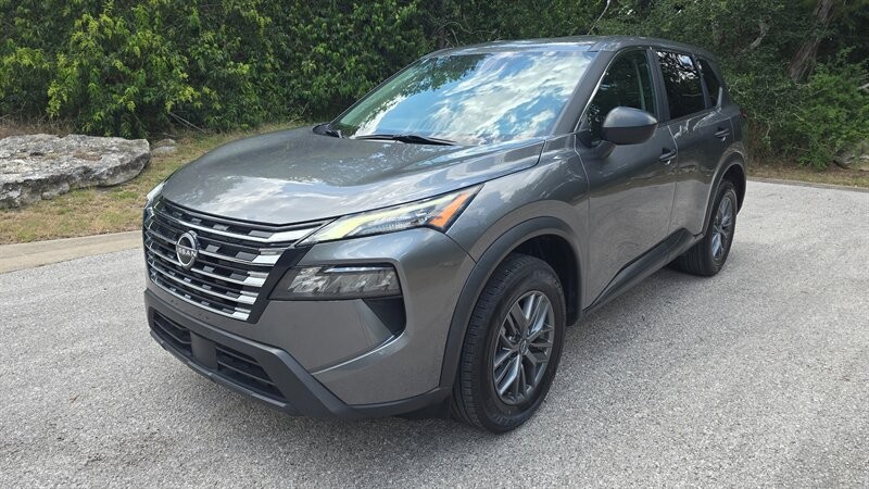 Gray (Gun Metallic) 2024 Nissan Rogue SUV / Crossover Front-Wheel Drive Automatic