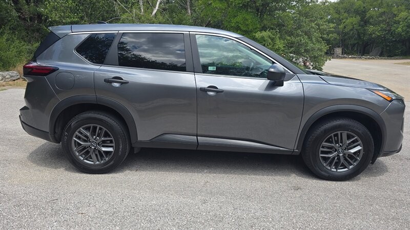 Nissan Rogue Vehicle Image 6