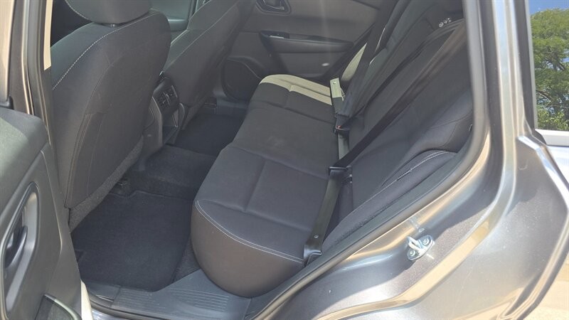 Nissan Rogue Vehicle Image 10
