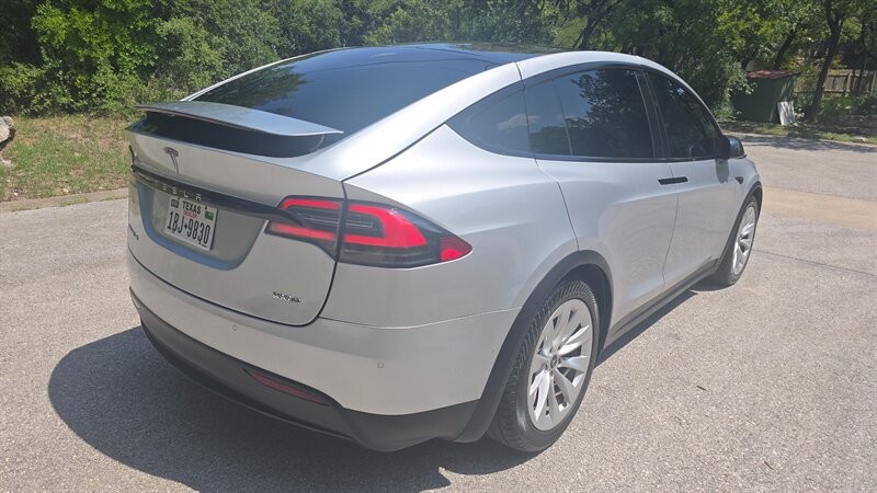 Tesla Model X Vehicle Image 5