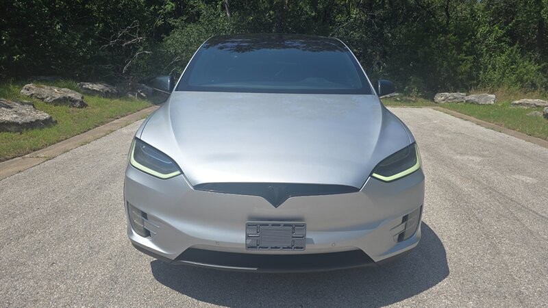 Tesla Model X Vehicle Image 8