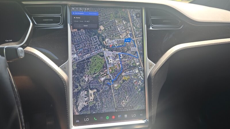 Tesla Model X Vehicle Image 17