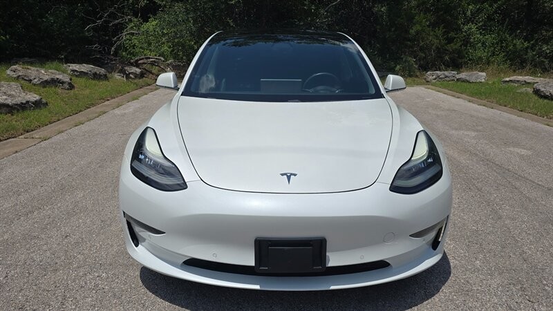 Tesla Model 3 Vehicle Image 8