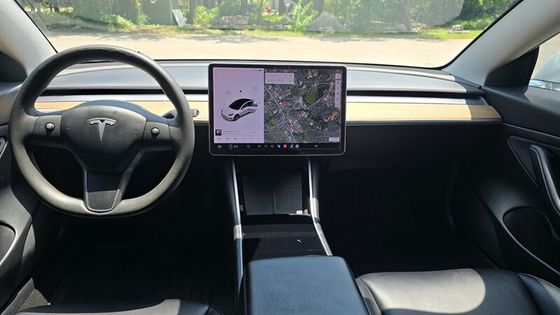 Tesla Model 3 Vehicle Image 11