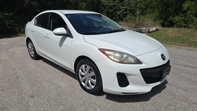 Mazda Mazda3 Sedan Vehicle Image 7