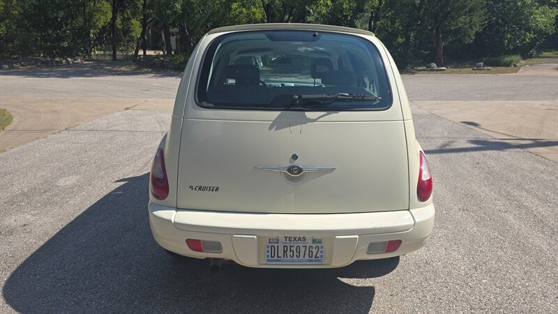 Chrysler PT Cruiser Vehicle Image 4