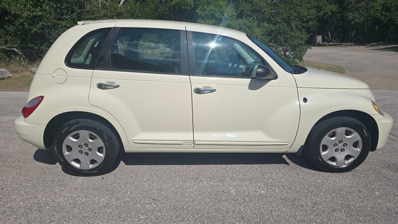 Chrysler PT Cruiser Vehicle Image 6