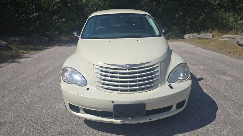 Chrysler PT Cruiser Vehicle Image 8