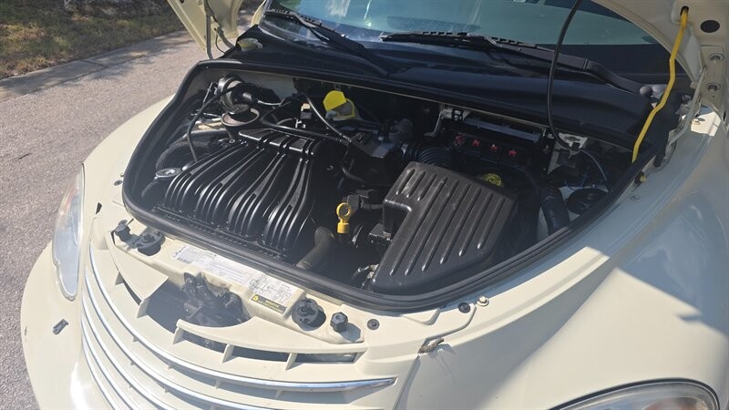 Chrysler PT Cruiser Vehicle Image 13