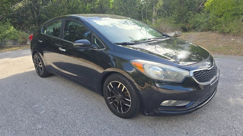 Kia Forte Vehicle Image 7