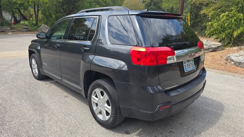 GMC Terrain Vehicle Image 3