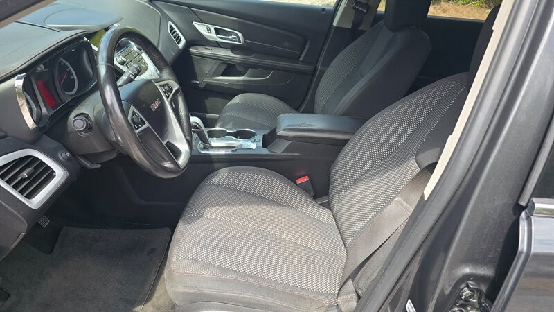 GMC Terrain Vehicle Image 9