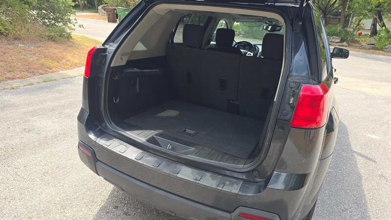 GMC Terrain Vehicle Image 12