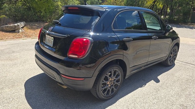 FIAT 500X Vehicle Full-screen Gallery Image 05