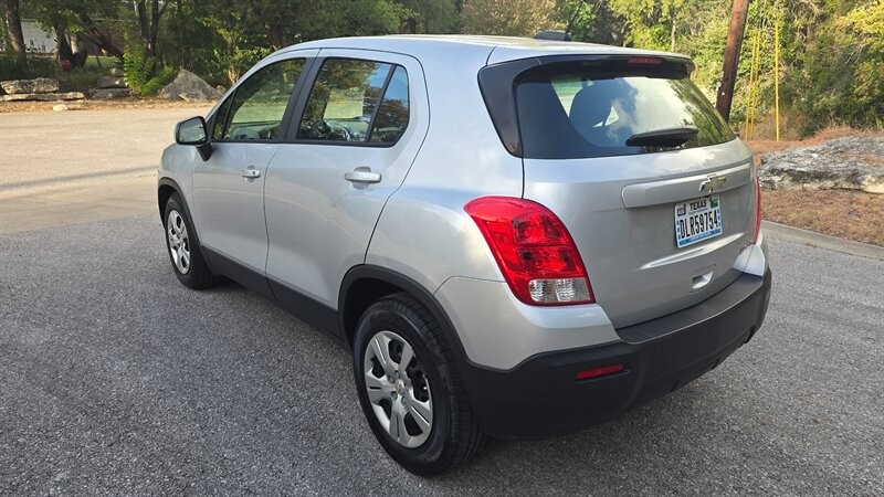 Chevrolet Trax Vehicle Image 3