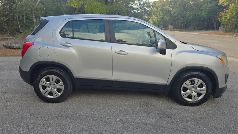 Chevrolet Trax Vehicle Image 6