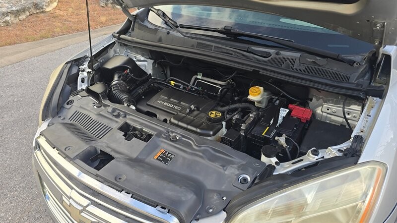 Chevrolet Trax Vehicle Image 13