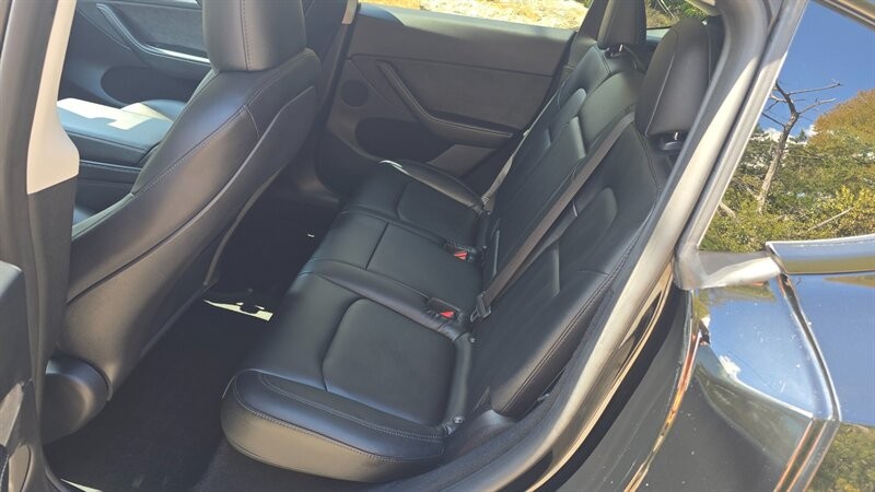 Tesla Model Y Vehicle Image 10