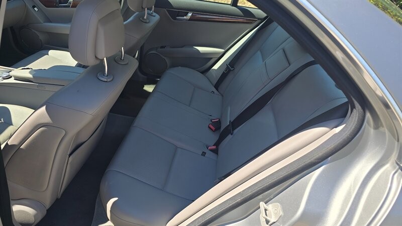 Mercedes-Benz C-Class Vehicle Image 10