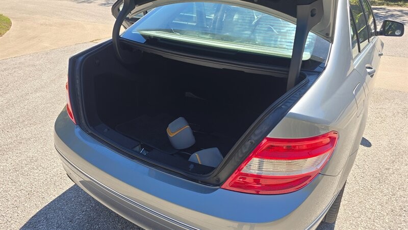 Mercedes-Benz C-Class Vehicle Image 12