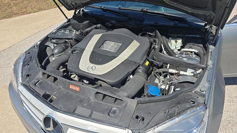 Mercedes-Benz C-Class Vehicle Image 13