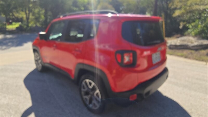 Jeep Renegade Vehicle Image 3