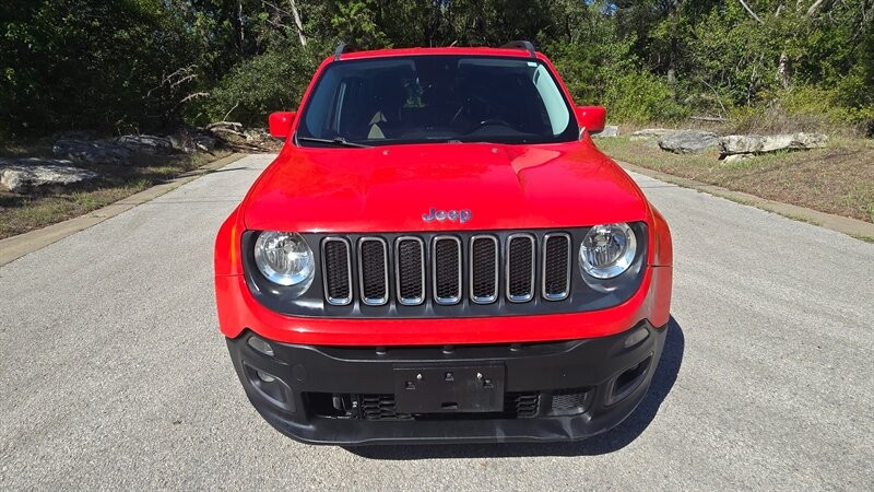Jeep Renegade Vehicle Image 8
