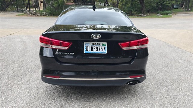 Kia Optima Vehicle Full-screen Gallery Image 04